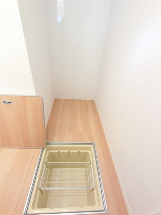 床下収納と冷蔵庫置き場 プリズム Ｂ