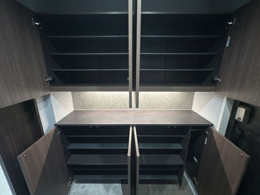 シューズボックス D-GLANZ EAST