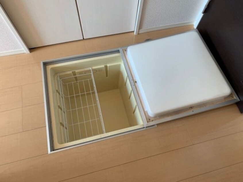 床下収納 モダンヒルズ