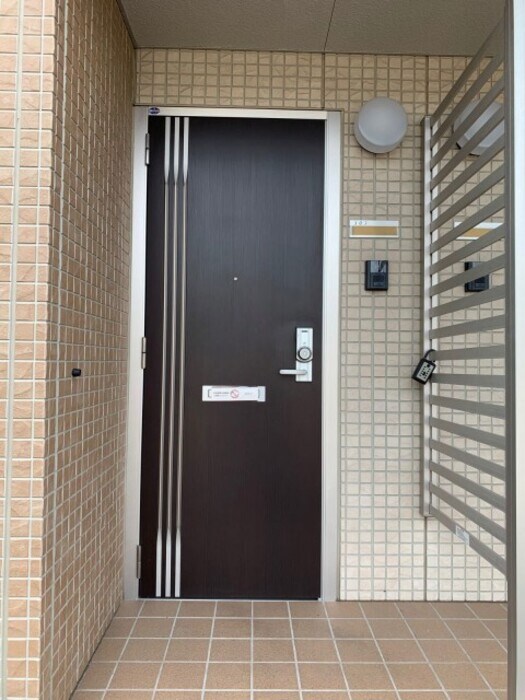 玄関前 モダンヒルズ