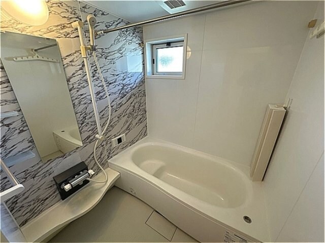 換気暖房乾燥機付き浴室 ティンカーベル Ｂ