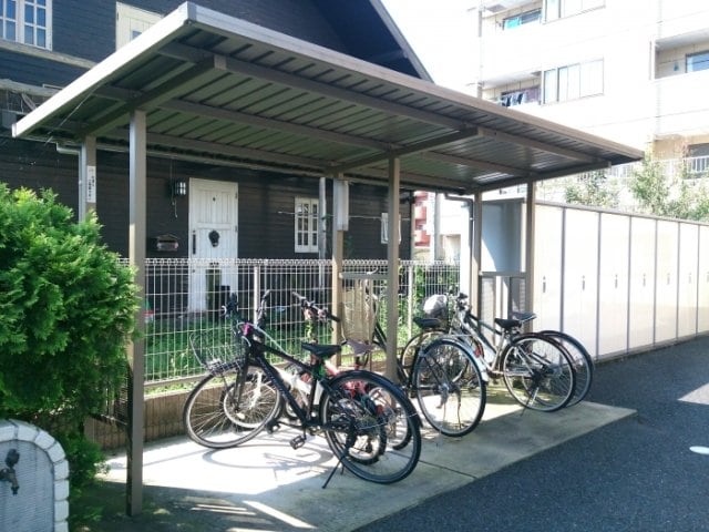 駐輪場 ルシール若松原