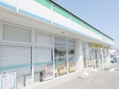 ファミリーマート宇都宮簗瀬町店(コンビニ)まで349m クレスト小林
