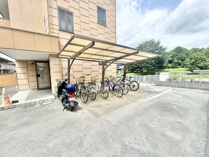 駐輪場 エクメーネ西沢