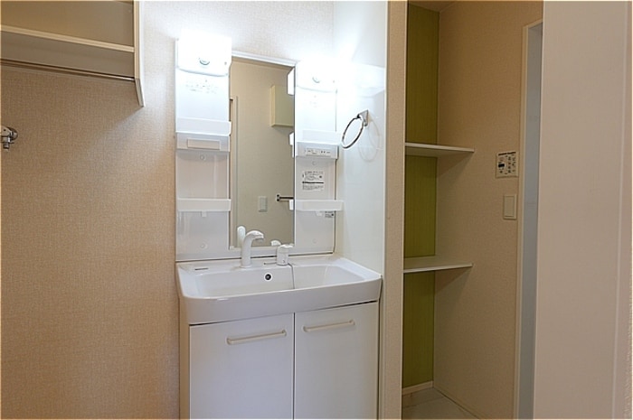 洗髪洗面化粧台と収納棚 ステラ コート若草 Ａ