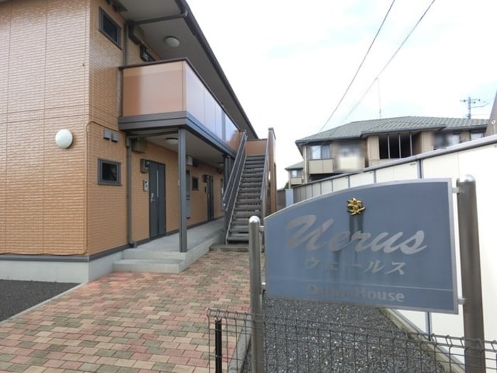 エントランス ウェールス