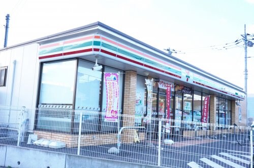 セブンイレブン 宇都宮下戸祭店(コンビニ)まで683m 髙橋ハイツ（星が丘）