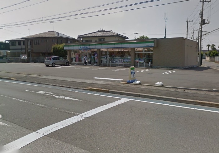 ファミリーマート 宇都宮越戸三丁目店(コンビニ)まで769m ハイム８８E
