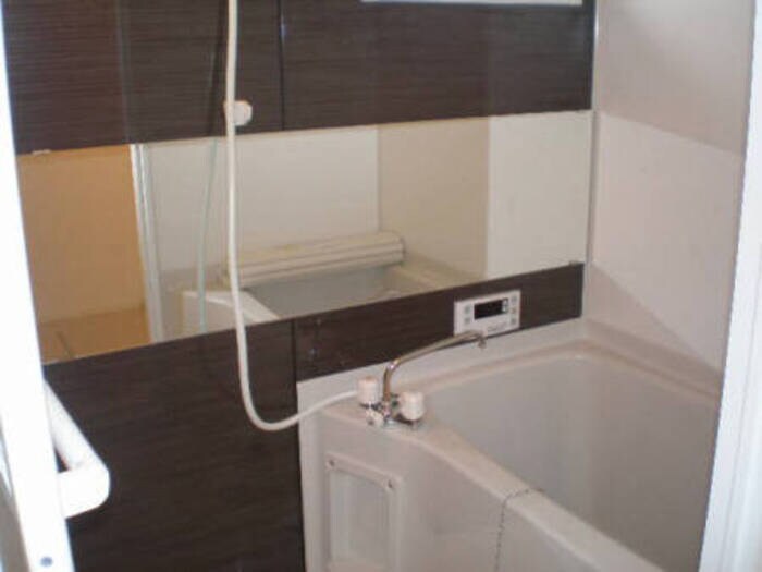 201 浴室(202は反転になります) コトー・ルシエル Ａ