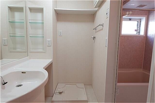 洗濯機置き場 シャルムトロン Ｃ