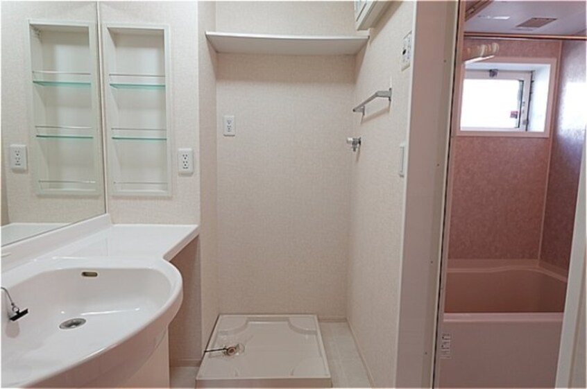 洗濯機置き場 シャルムトロン Ｃ