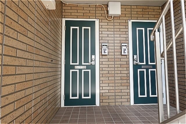 玄関前 シャルムトロン Ｃ