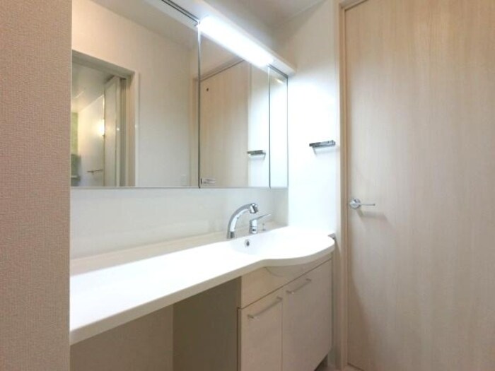 三面鏡（整理棚付き）洗髪洗面化粧台 大和 Ⅲ