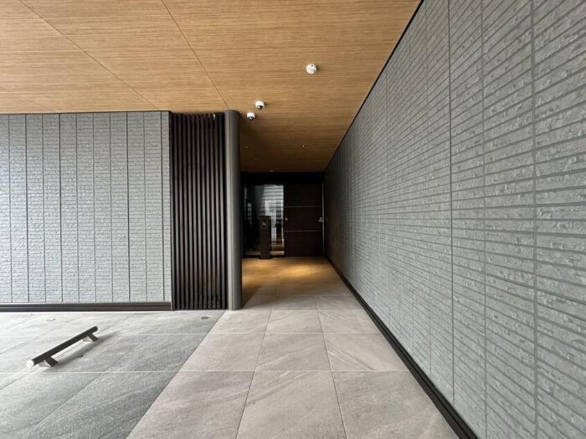 エントランス D-GLANZ EAST