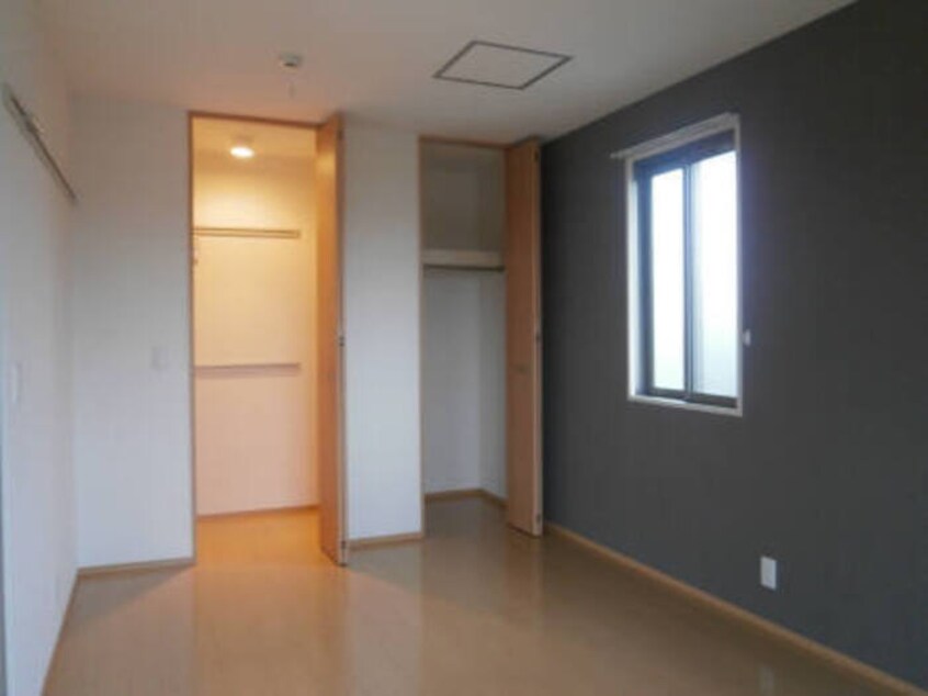 収納(左はﾜﾝｽﾃｯﾌﾟｸﾛｰｾﾞｯﾄ) ヴィルドミールＭＩＹＵＫＩ