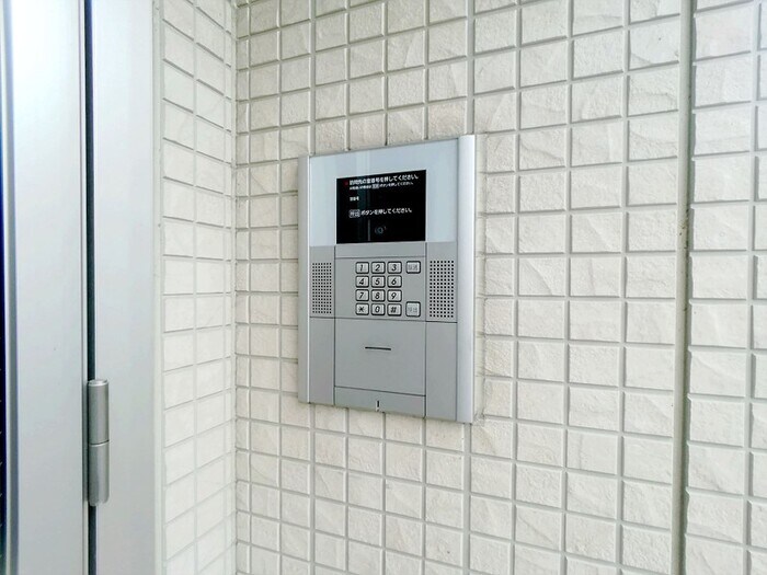 オートロックのエントランス クレストコート Ｂ