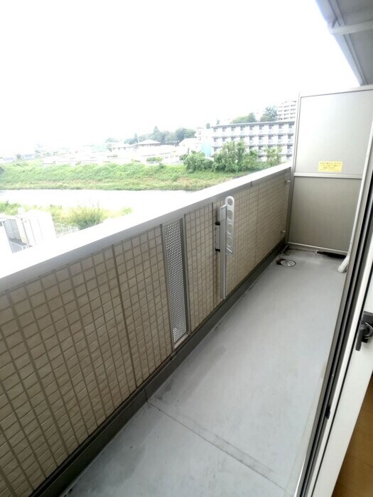 バルコニー クレストコート Ｂ