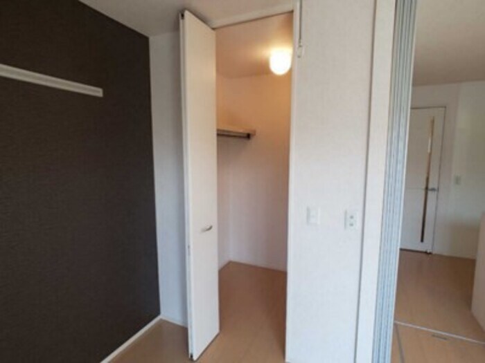 ウォークインクローゼット ルミエール陽南