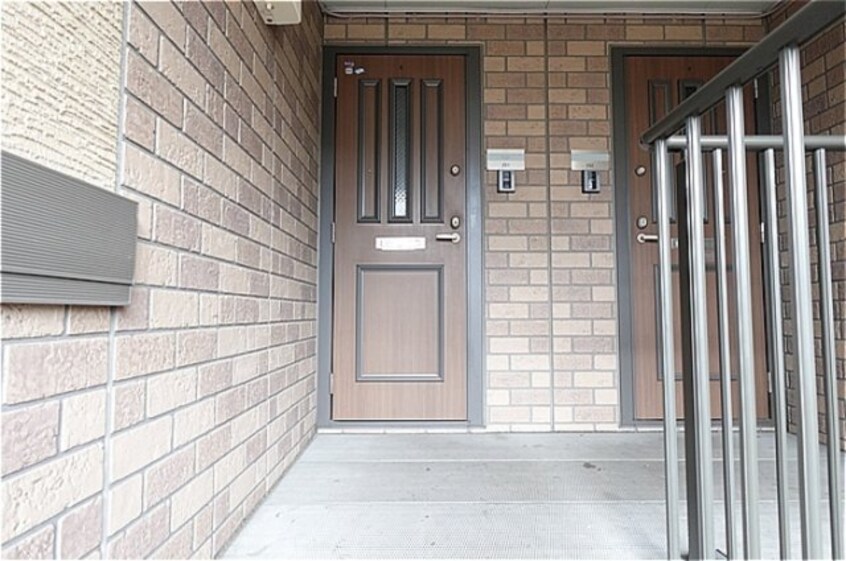 玄関前 ディアクレスト Ｂ