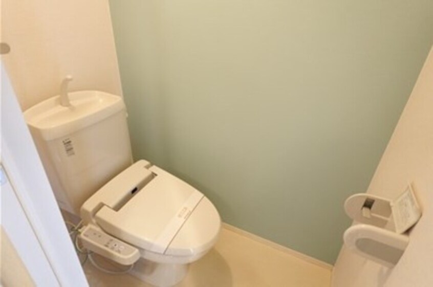 温水洗浄暖房便座のトイレ ガーデンクレスト