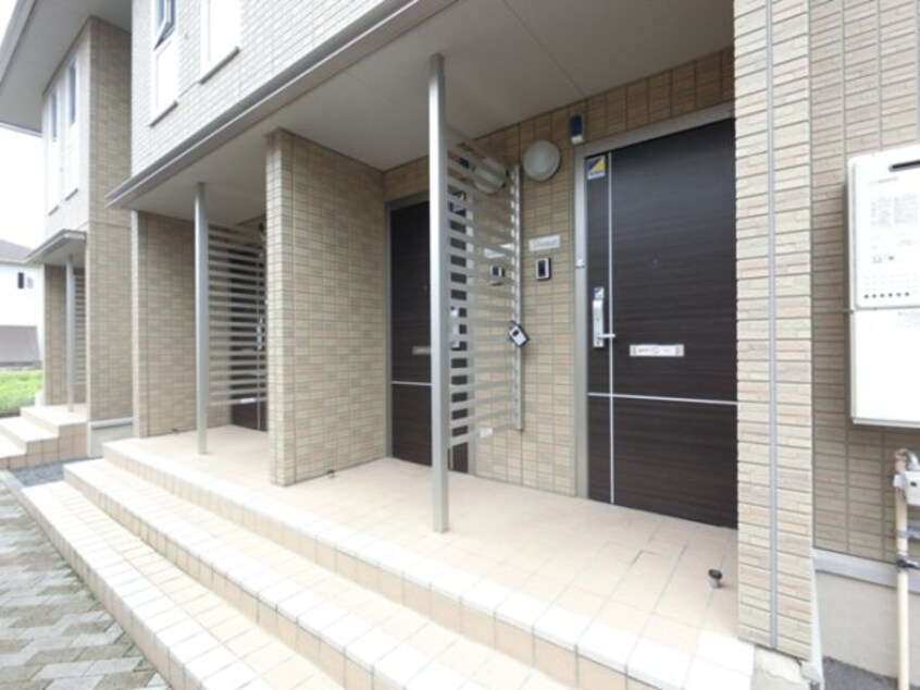 玄関前 ガーデンクレスト