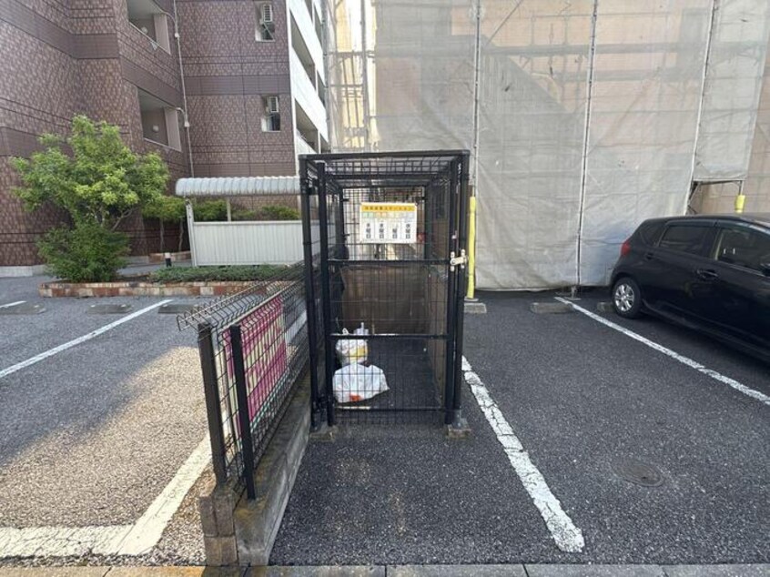 ゴミステーション アヴァンギャルド