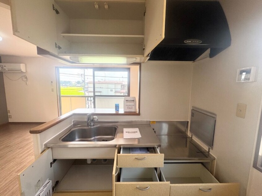 キッチン（収納） アンバサダーヒルズ Ｃ