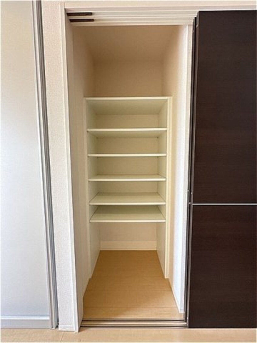 キッチン横・収納 セジュールウィット・キャンベル