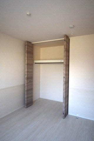 洋室5.2帖クローゼット ウルス カンパーニュ