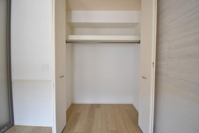 クローゼット（南洋室） シャインポート屋島G・H棟 G棟