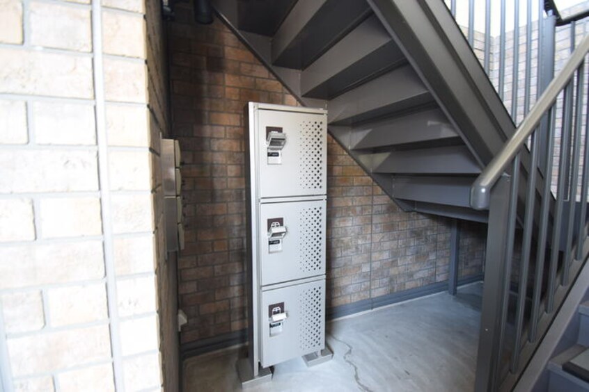 北入口側 宅配ボックス ユイマールガーデンⅢ