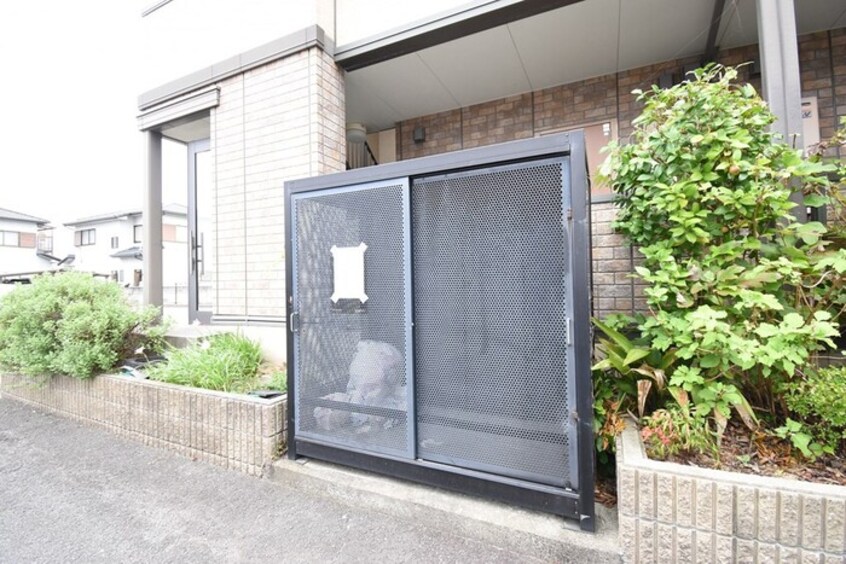 ゴミ庫 ユイマールガーデンⅢ