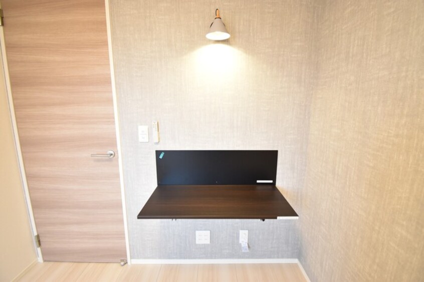 折りたたみワークデスク ユーフォリア B棟