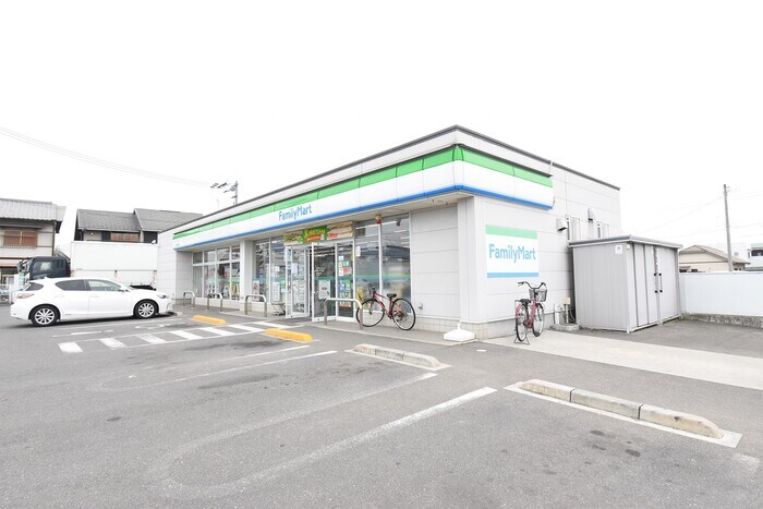 ファミリーマート高松小村町店 ユーフォリア B棟