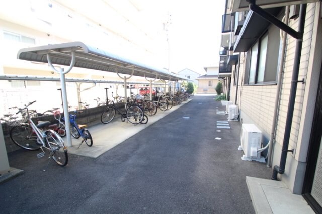 駐輪場 ルコネッサンス