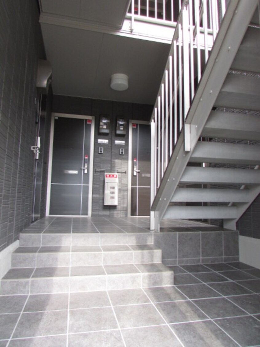 ロビー ローリエアベニュー