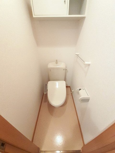 トイレ アベンシス５