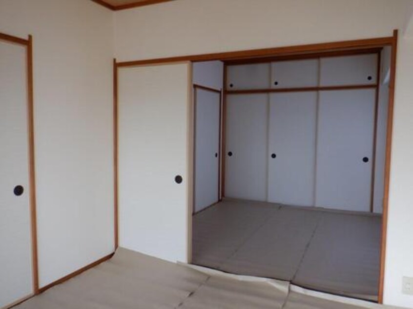 その他部屋・スペース：続き間の和室です。     （2023 サーパス屋島２