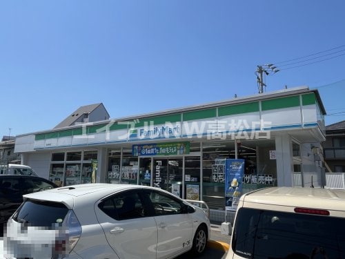 ファミリーマート 高松香西北店(コンビニ)まで622m サン・ハーモニーＢ