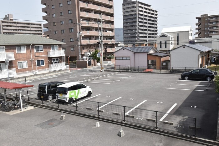 駐車場 クレスト木太 B棟