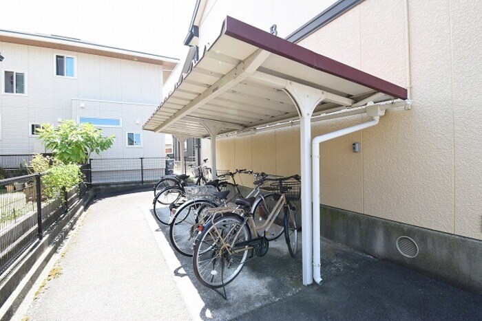 駐輪場 クレスト木太 B棟