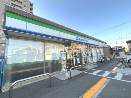 ファミリーマート 高松上之町一丁目店(コンビニ)まで722m マリオン栗林公園