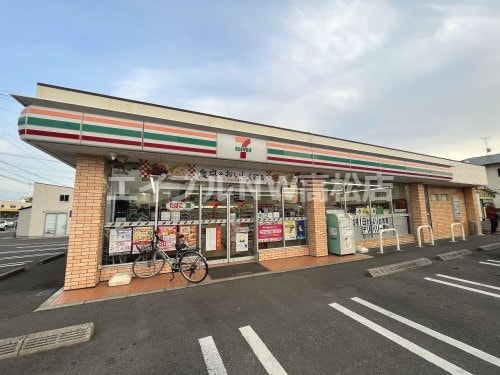 セブンイレブン 高松伏石町店(コンビニ)まで597m フォンターナ伏石Ⅱ