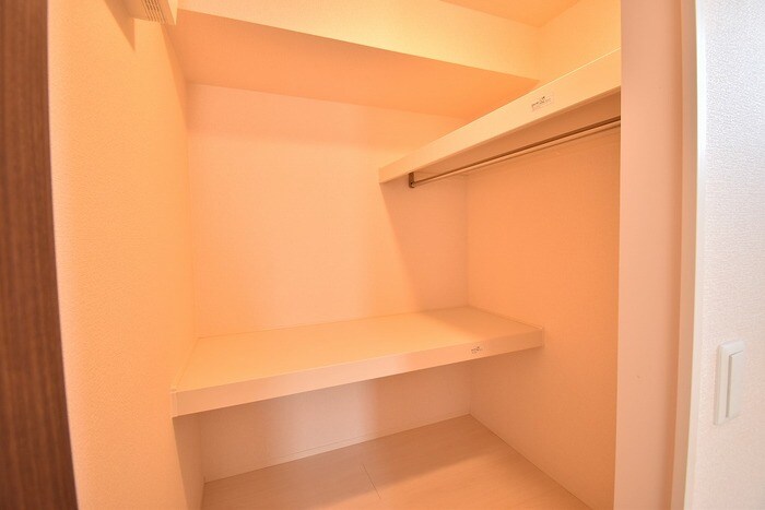 ウォークインクローゼット レグルス B棟