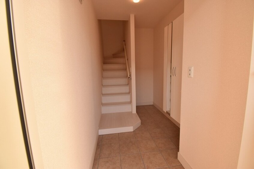 玄関 レグルス B棟