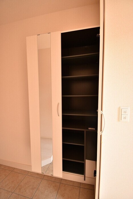 シューズボックス レグルス B棟