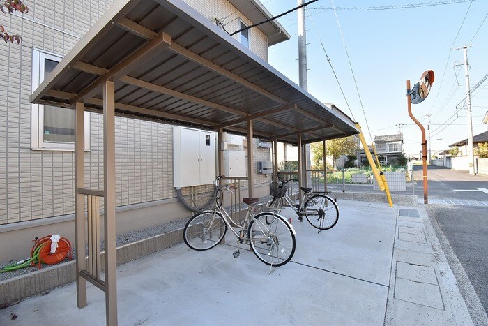 駐輪場 レグルス B棟