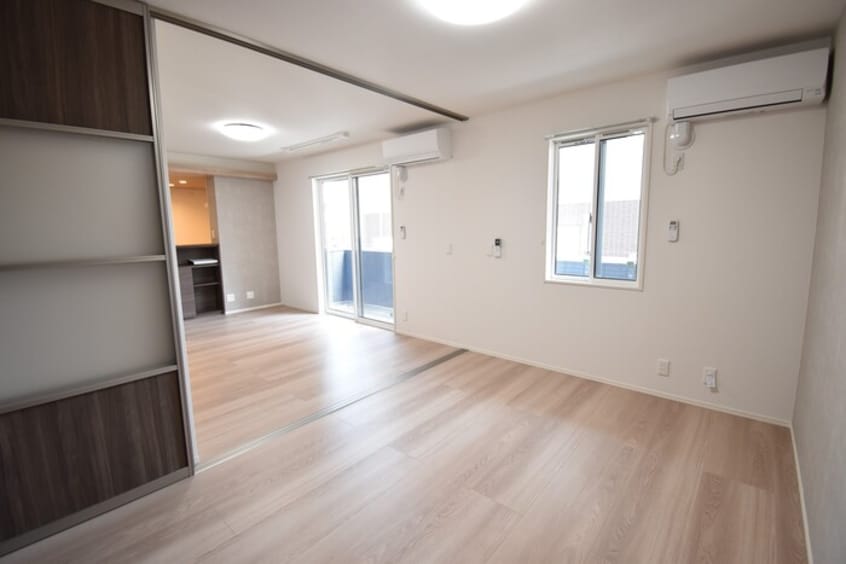 洋室６．１帖～ＬＤＫ１０．６帖 Ｄ－ＲＯＯＭ春日Ｃ