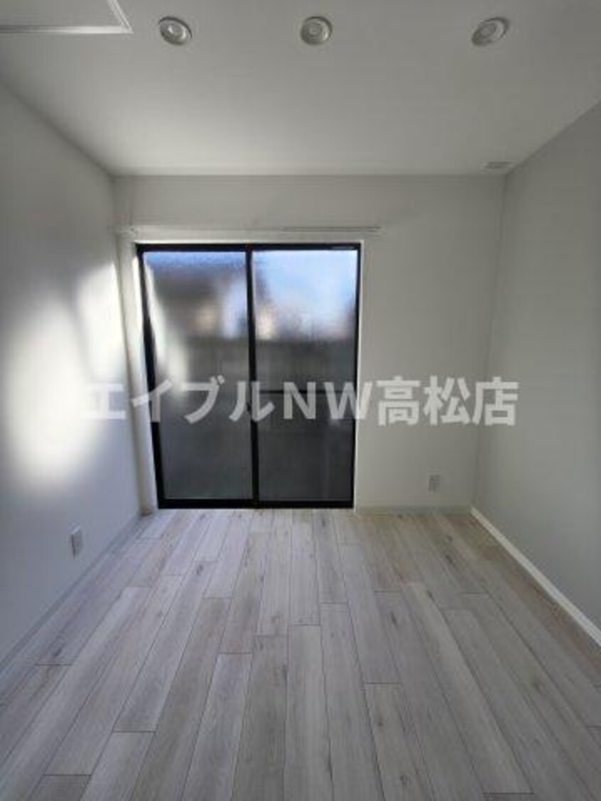  ＬＵＭＩＥＬＥ仏生山