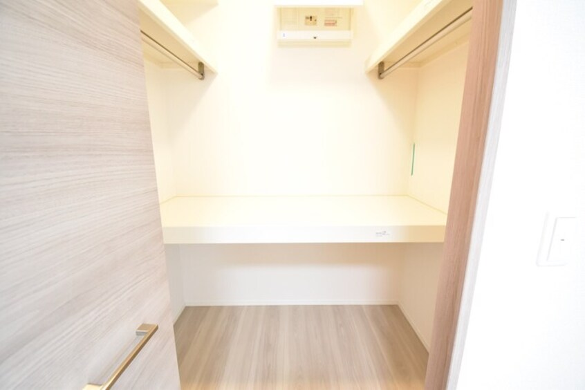 ウォークインクローゼット オラシオン B棟